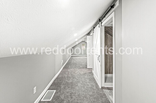 Building Photo - Spacious 3-Bed, 2-Bath Home | 1,590 Sq Ft ...