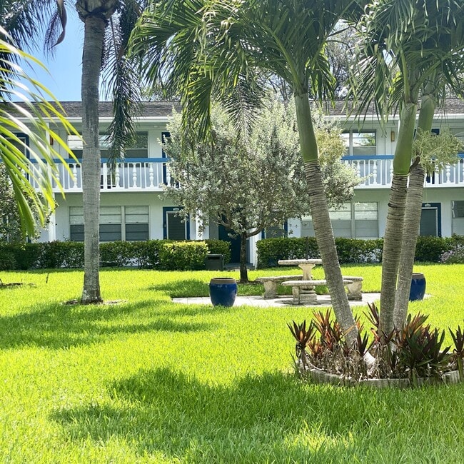 Building Photo - 286 Tilford N