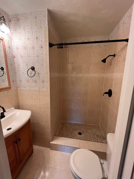 Building Photo - 4419 Romlon St
