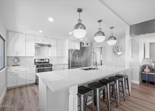 Building Photo - 6149 E Delcoa Ave