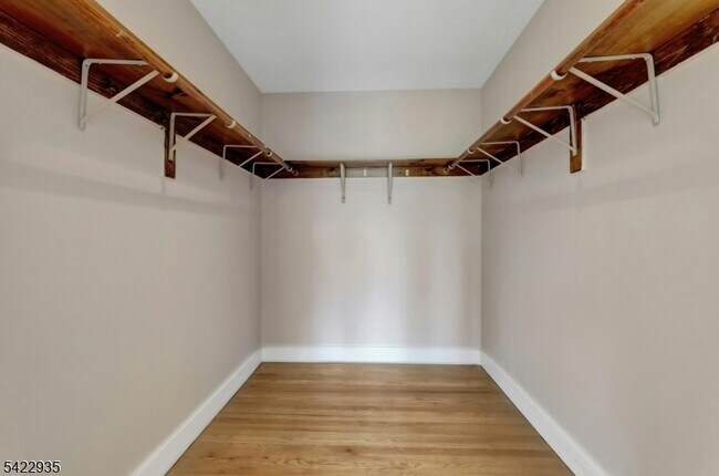 Building Photo - 535 Orchard Ave