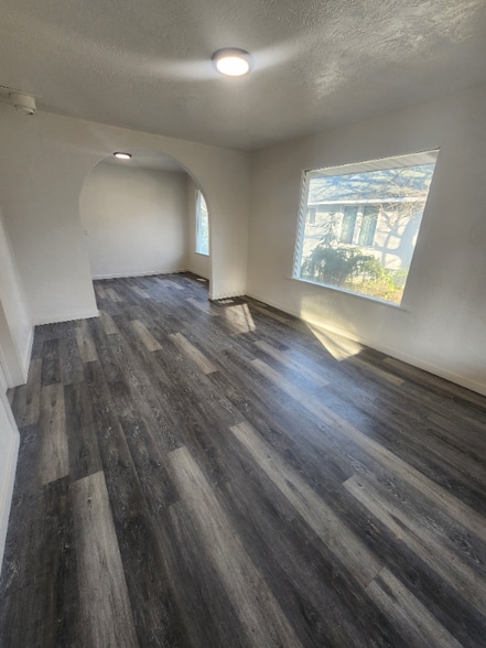 Building Photo - 1703 7th Ave