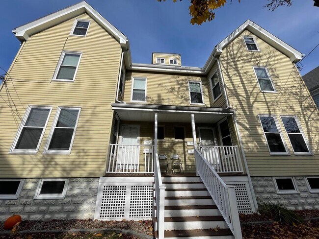 Building Photo - 66 Winslow Ave
