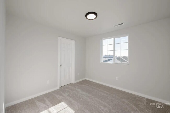 Building Photo - 812 Strike Eagle St