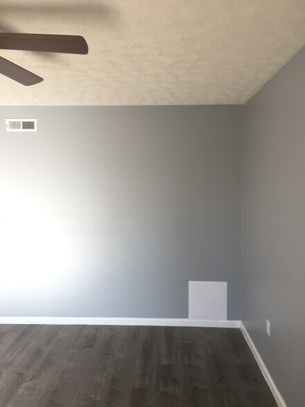 Building Photo - 7767 Betsy Ross Cir