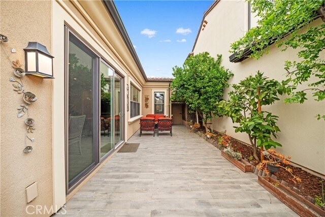 Building Photo - 114 Guinness