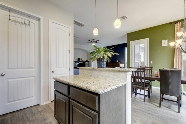 Building Photo - 5321 Daimler Dr