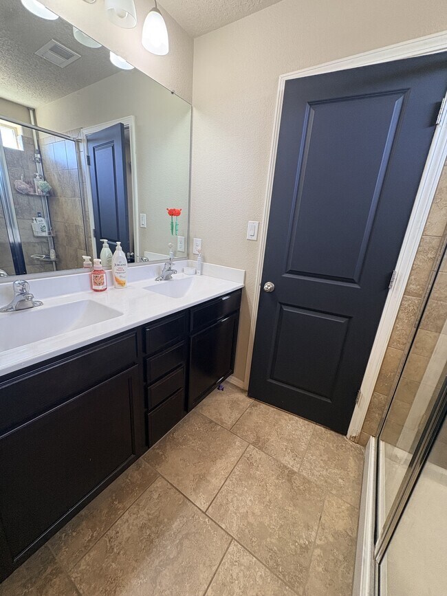 Building Photo - 9332 Warm Stone St