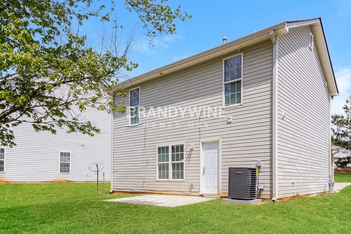 Building Photo - 3915 Riverside Pkwy