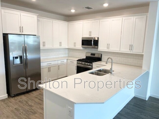Building Photo - 55 N 197th Dr