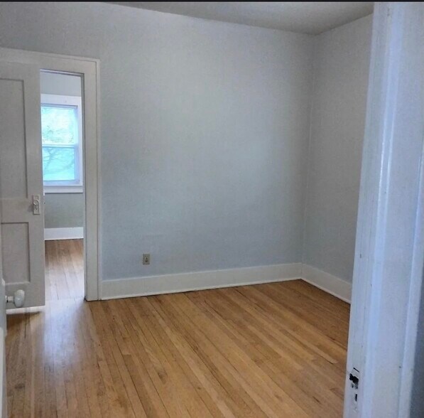 Building Photo - 363 N Vassar Ave