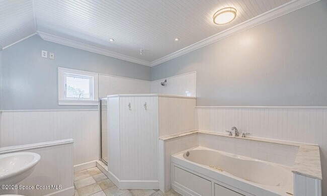 Building Photo - 693 Law St