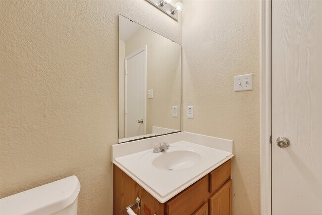 Building Photo - 13410 Blue Swallow Dr