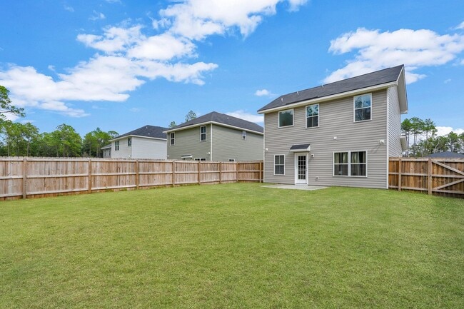 Building Photo - AVAILABLE NOVEMBER (PET FRIENDLY)