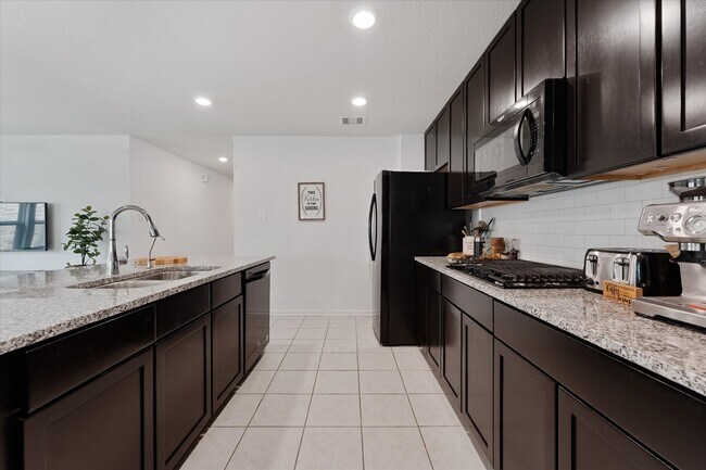 Building Photo - 1106 Upton Ct