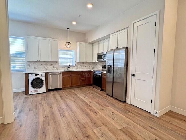 Building Photo - 3327 Tejon St