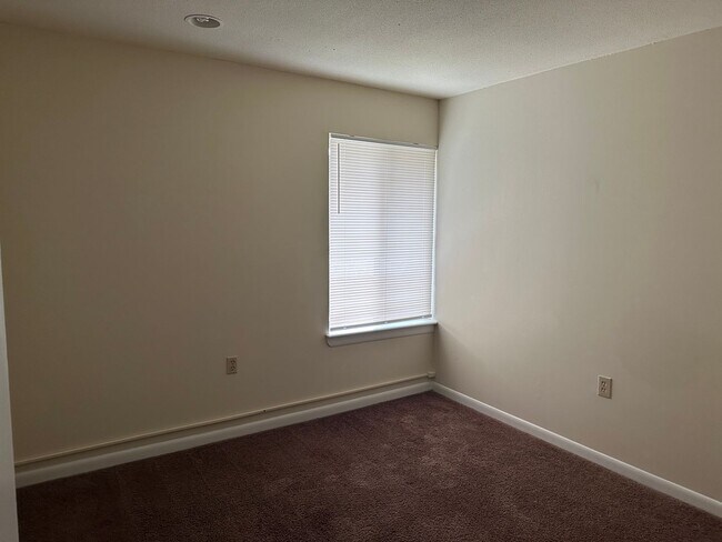Building Photo - 500 Umstead Dr
