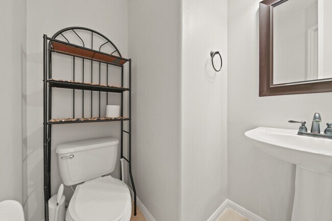 Building Photo - 18902 Sun Pass Dr