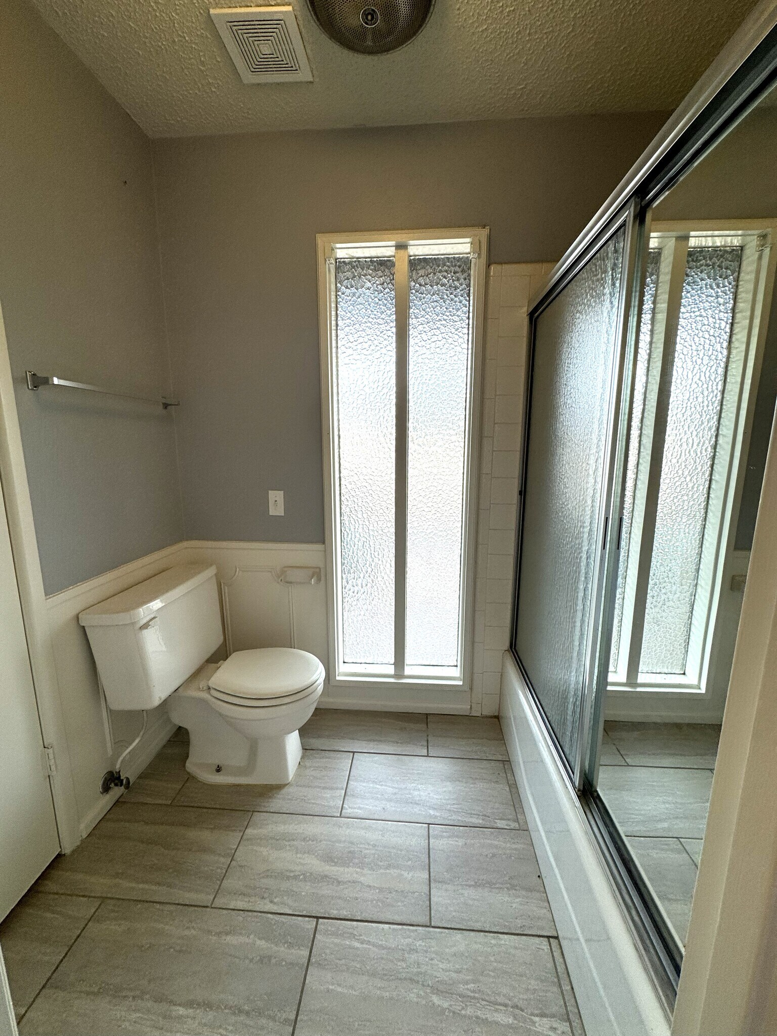 Building Photo - 2405 Stutz Plz