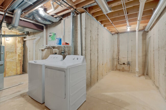 Building Photo - 820 Adam Ln