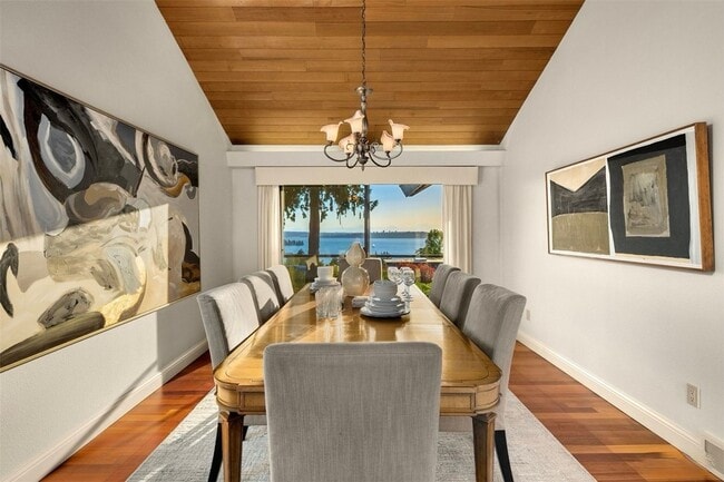 Building Photo - Kirkland View Home