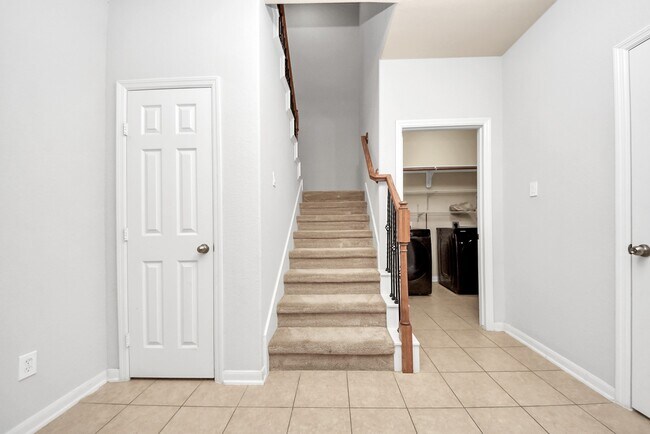 Building Photo - 1251 Glenwood Canyon Ln