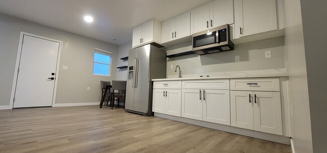 Building Photo - 4229 Panorama Dr