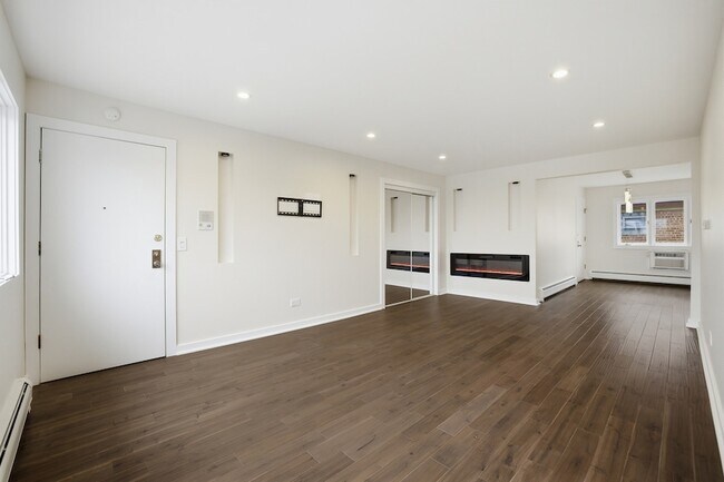 Building Photo - 6555 W Belmont Ave