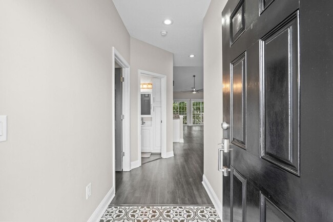 Building Photo - 5026 Belleglen Ct