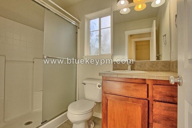 Building Photo - 16220 SW Gage Ln