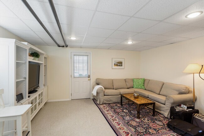 Building Photo - 124 Holmes Ave