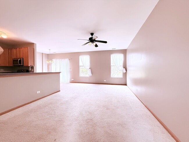 Building Photo - 3984 Blackstone Dr