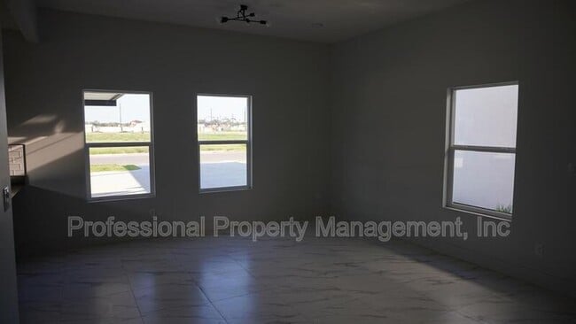 Building Photo - 2813 Bravo Rd