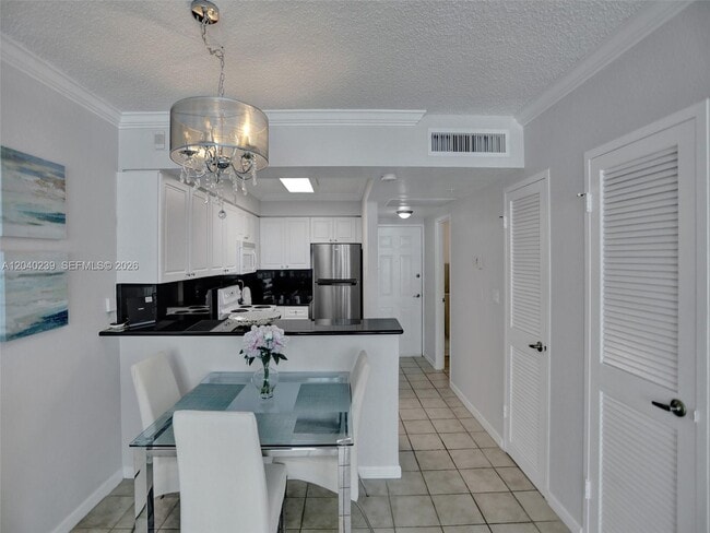 Building Photo - 2501 S Ocean Dr