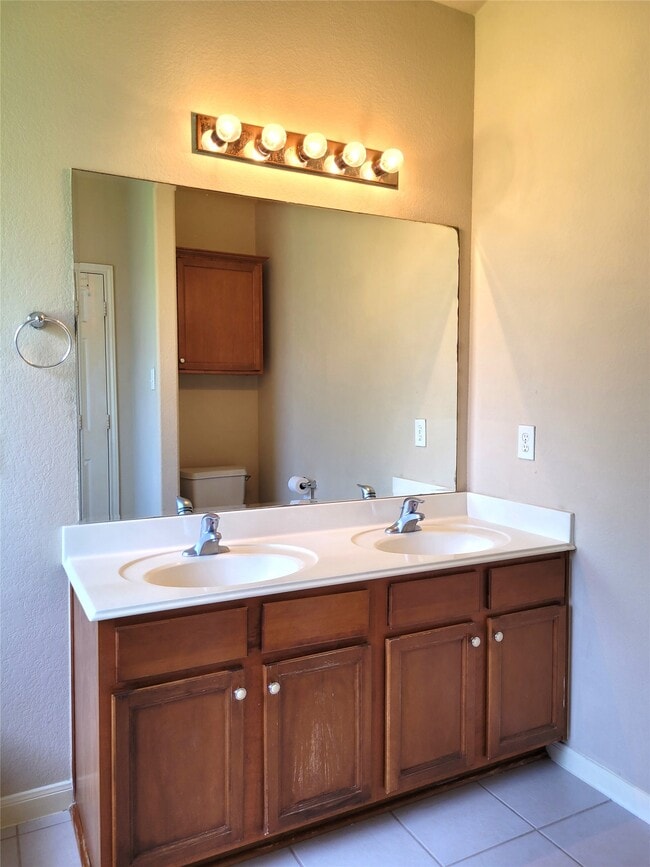 Building Photo - 6042 Starbrook Creek Dr