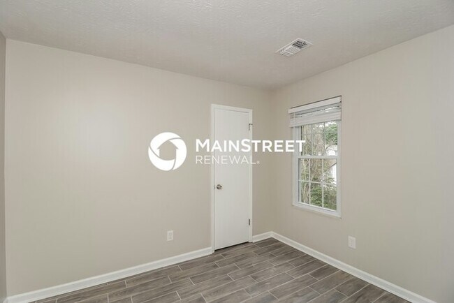 Building Photo - 3 Bedroom Pet-Friendly Home in Kennesaw, GA with Main Street Renewal