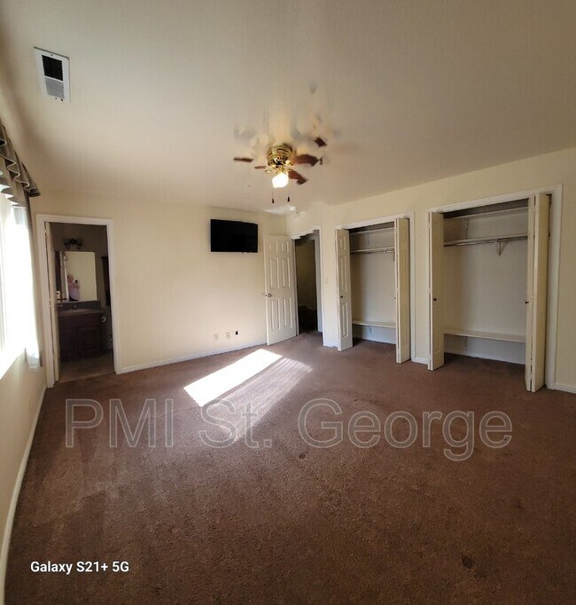 Building Photo - 776 E Fort Pierce Dr