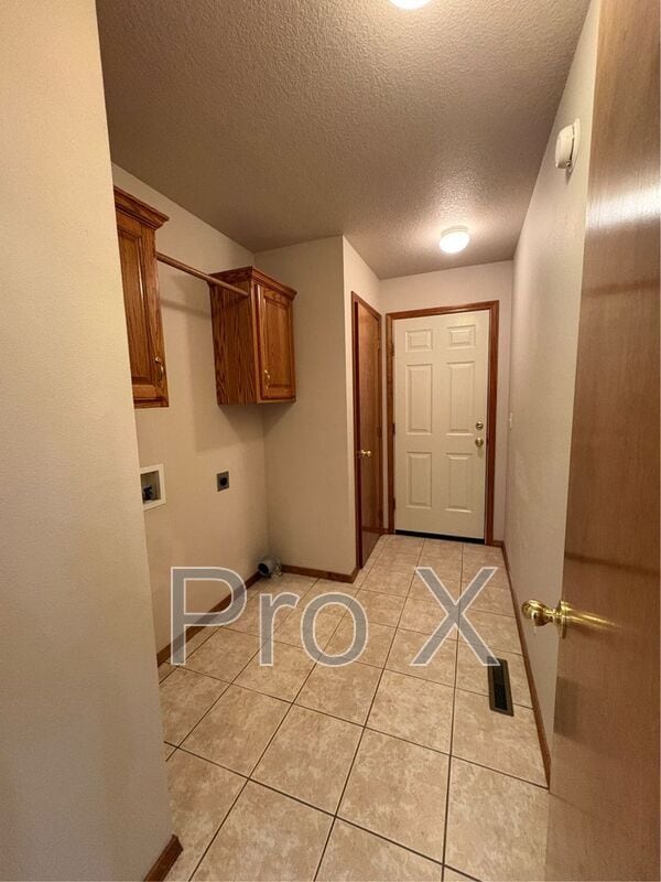 Building Photo - 2913 Santa Fe Dr