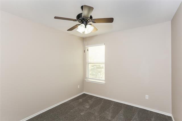 Building Photo - 10748 Many Oaks Dr