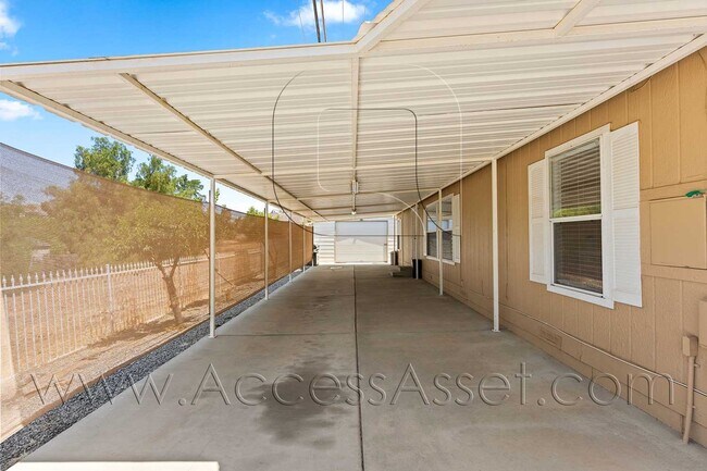 Building Photo - Spacious 3 Bedroom Home with Large Fenced Yard and Two-Car Garage