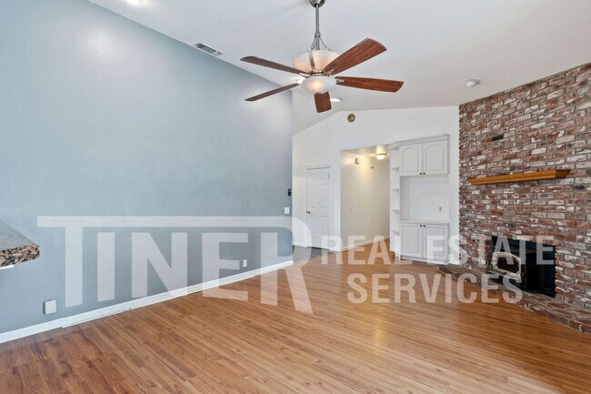 Building Photo - 3065 Cerro Cir