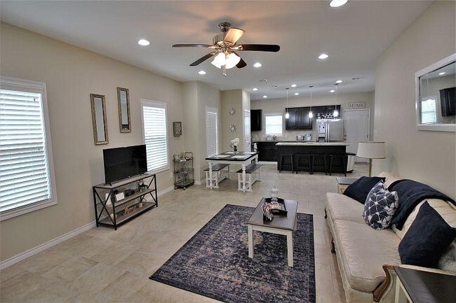 Building Photo - 314 Fairway Dr