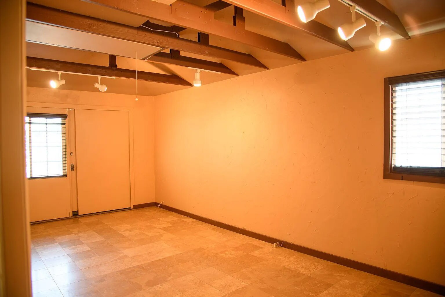 Living/ office/recroom - 10809 Huston St