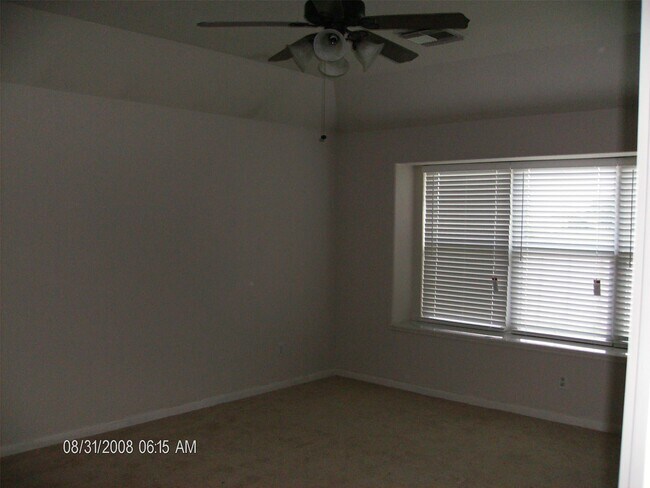 Building Photo - 17202 Timber Cliff Ct