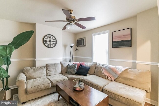Building Photo - Spacious 3-Bedroom Home with Deck and Bonu...