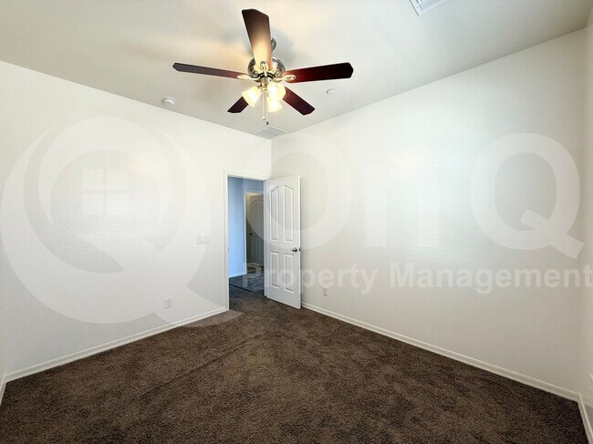Building Photo - 9218 W Meadow Dr