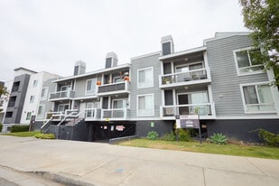 Building Photo - 14230 Victory Blvd