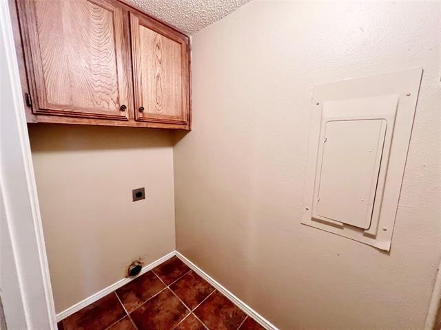 Building Photo - 816 Redbud Dr