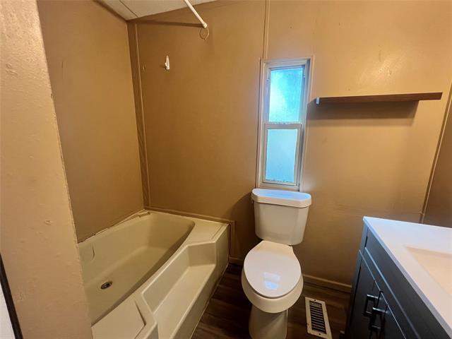 Building Photo - 4528 Wildwood Cir