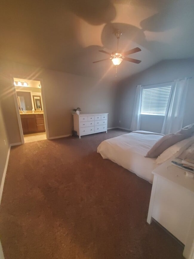 Building Photo - 3 Bedroom Home in the Ridge at Harmony Road Now Available! Great Neighborhood!